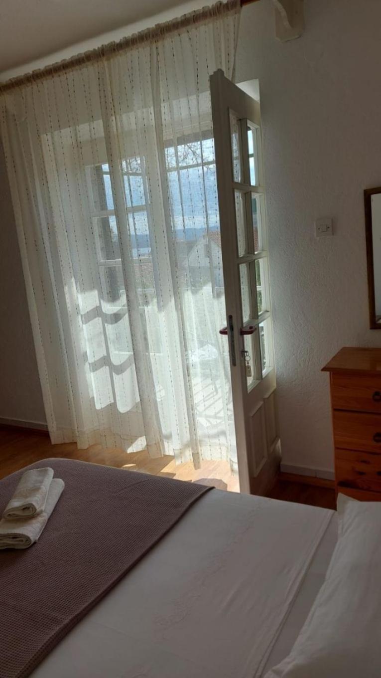 Apartment Brane Bol Eksteriør billede