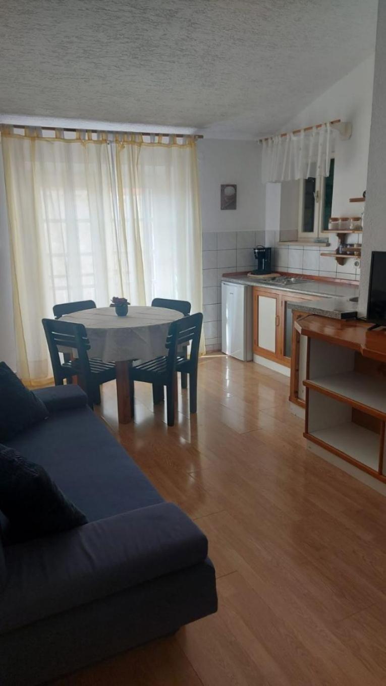 Apartment Brane Bol Eksteriør billede